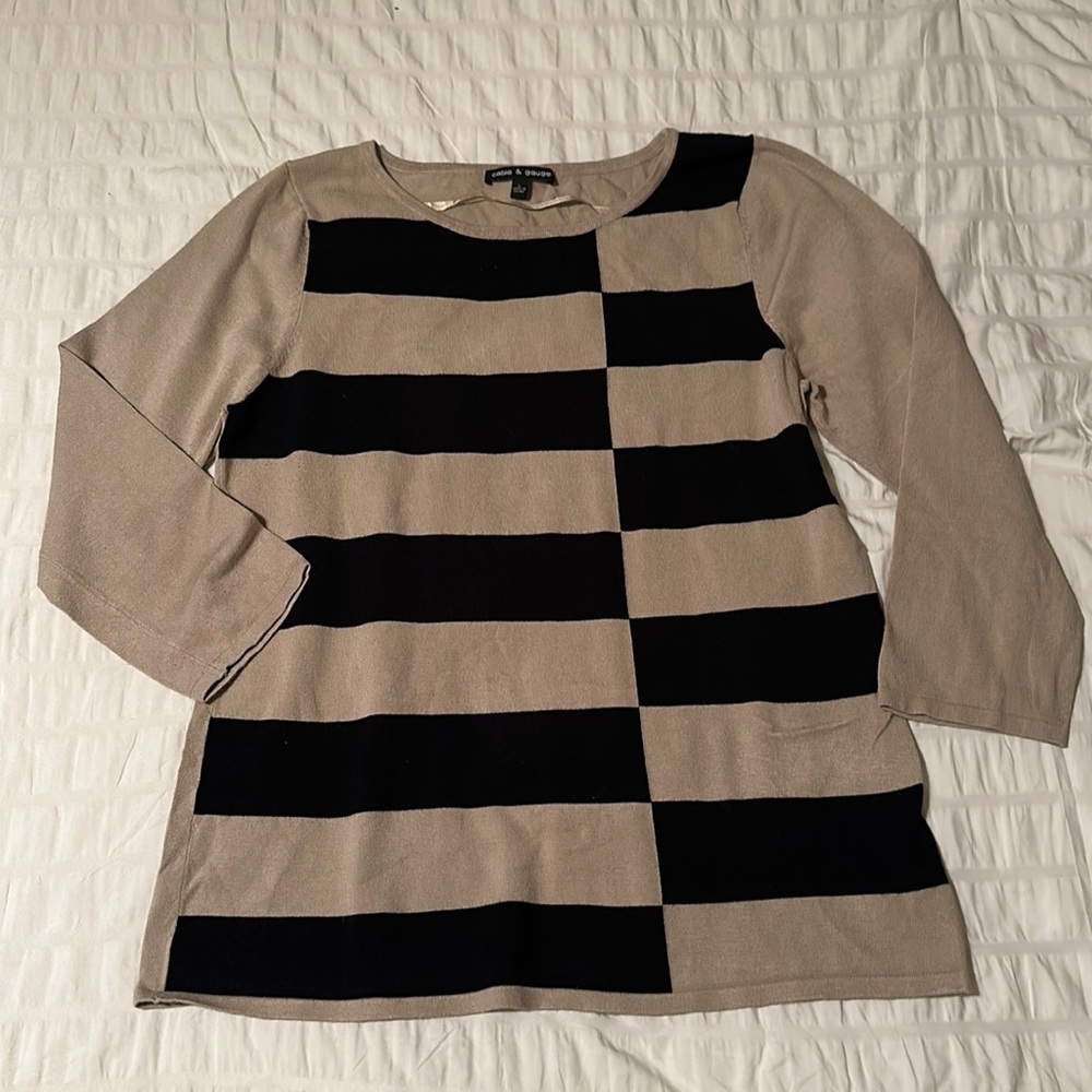 Cable & Gauge striped crew neck quarter sleeve sweater, size large